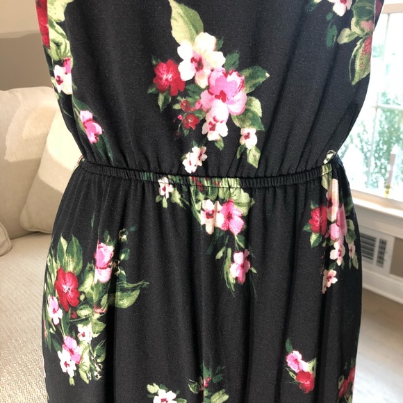 NWT FLORAL PRINT MAXI DRESS - Picture 3 of 8